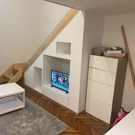 Gogolove Cozy Apartment Budapeste Exterior foto